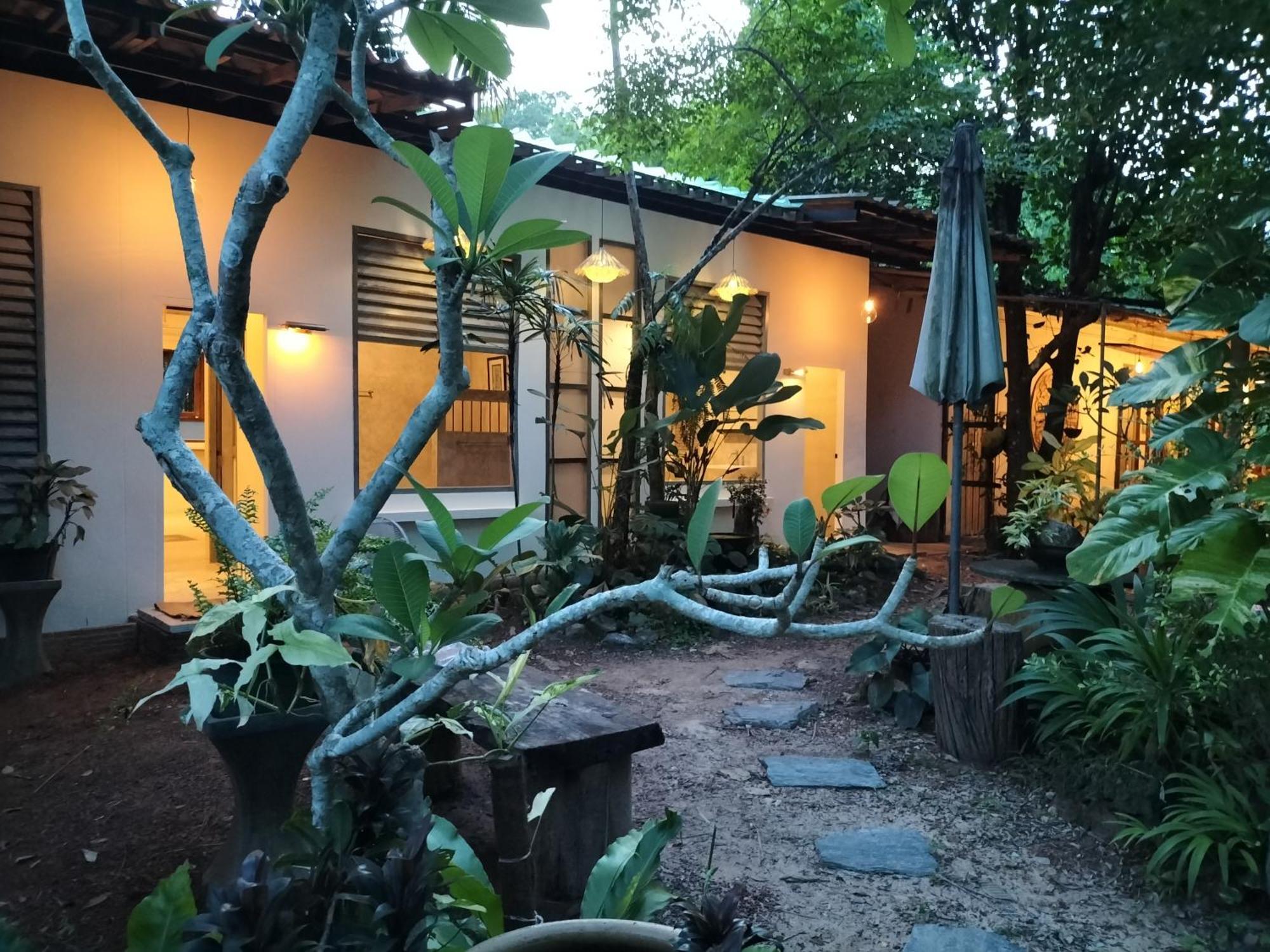 Baan Hotelier Resort Трат Екстер'єр фото